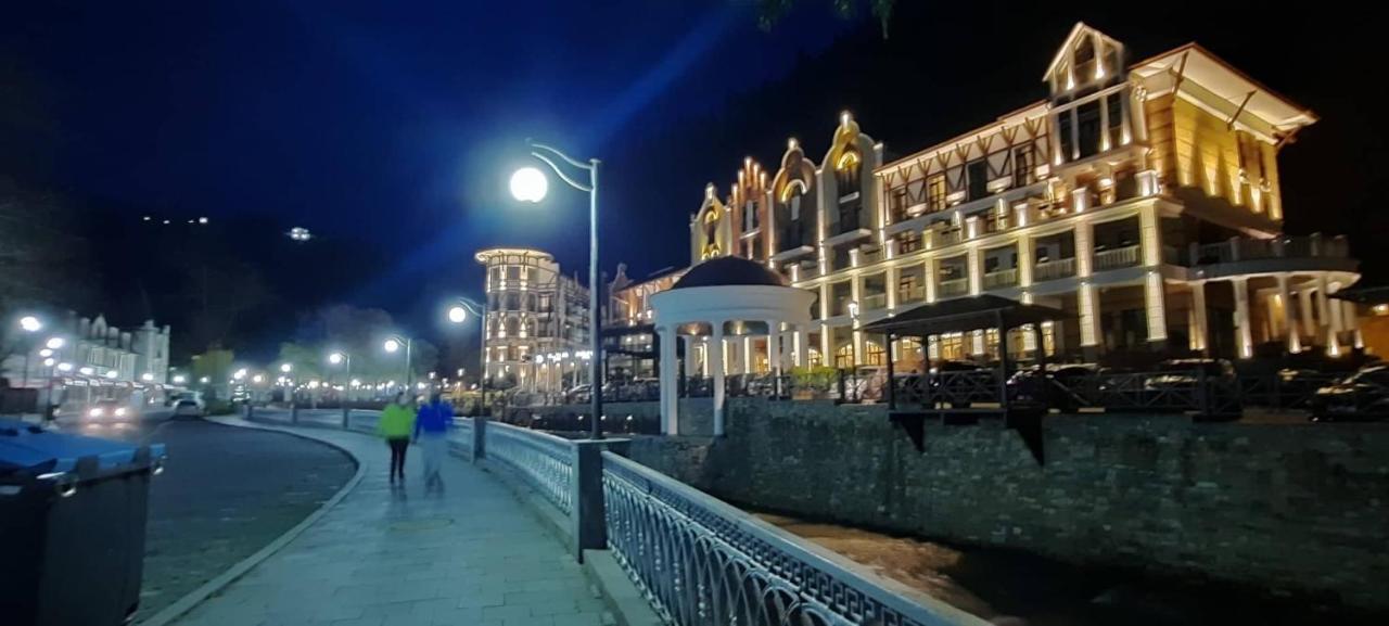 Apart-Otel Nino Borjomi Bagian luar foto